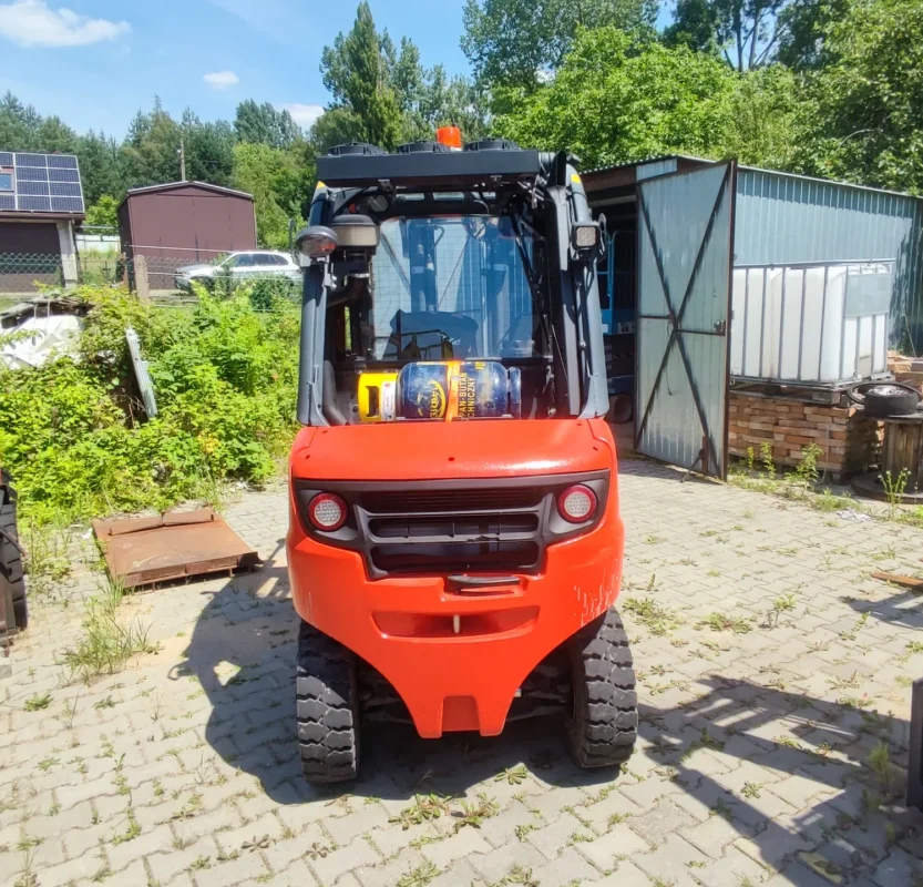Tylna część wózka Linde H25D diesel, podnoszenie 4000 mm – wynajem Trzebinia, Oświęcim, Kraków