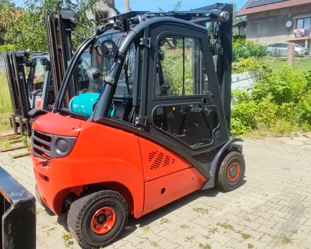 Wysoki maszt Linde H25T-01, 5510 mm – wynajem wózków widłowych Chrzanów, Jaworzno, Kraków