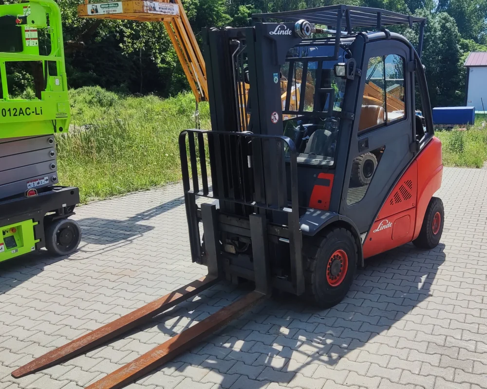 Wózek widłowy Linde H30D diesel na wynajem w Trzebini – udźwig 3000 kg | WynajemSprzętu24