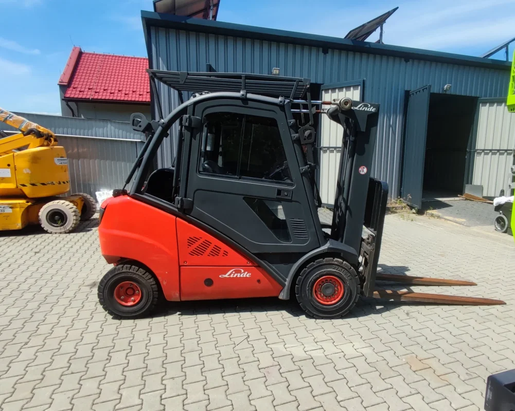 Linde H30D 3 tony diesel, podnoszenie 4400 mm – wynajem krótkoterminowy i długoterminowy Trzebinia, Kraków