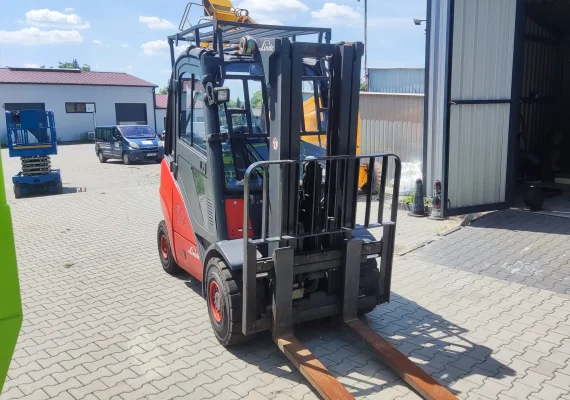 Wózek widłowy Linde H30T LPG na wynajem w Trzebini – udźwig 3000 kg | WynajemSprzętu24