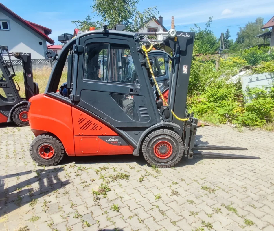 Linde H35T – stanowisko operatora, opony pneumatyczne, wynajem Małopolska i Śląsk