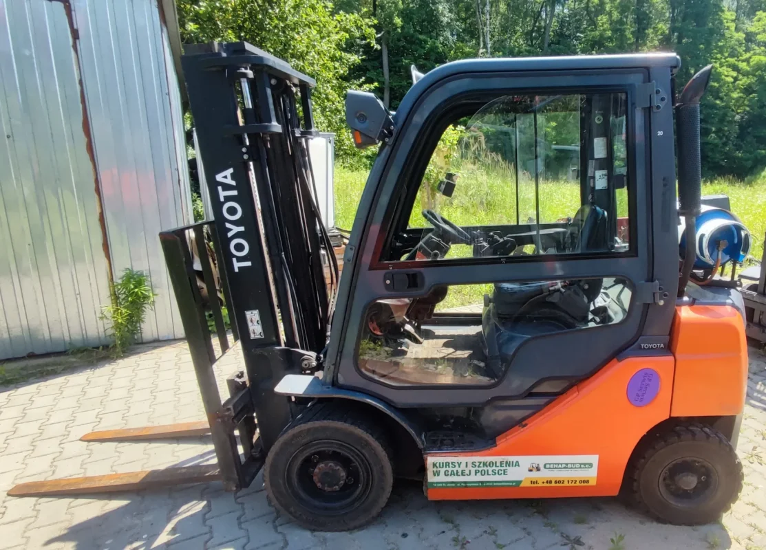 Wózek widłowy Toyota 02-7FGJF35 LPG 3,5 t na wynajem w Trzebini – WynajemSprzętu24 Małopolska