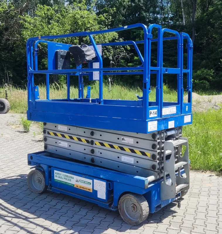 Podest nożycowy Genie GS2646 na wynajem do prac na wysokości